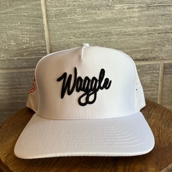 🆕 NWT Waggle Snapback Hat – Minnesota Northern Wings AAA Hockey – White - Picture 1 of 7